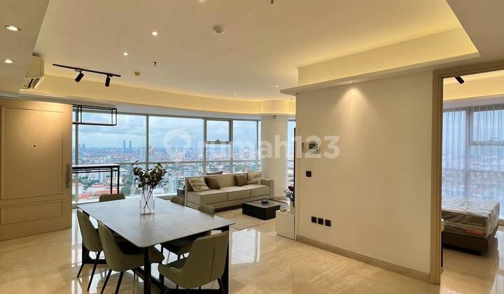 Apartemen One Icon 3 BR Corner Lt 26 Private Lift Furnished Mewah 1