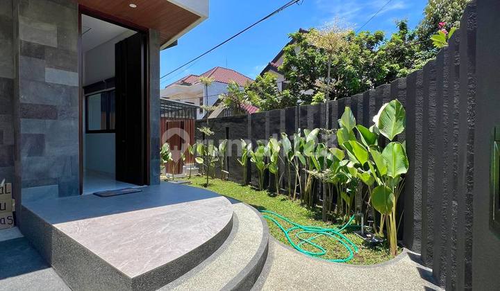 Rumah Baru Modern Minimalis di Manyar Indah Ada Bonus Tipe Hoek