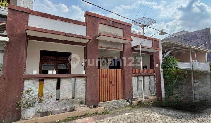 Active Boarding House in North Mulyosari, 2 Floors Near University + Wi-Fi 2