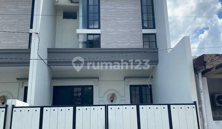 Rumah Baru Minimalis di Taman Pondok Indah Wiyung 2 Lantai Tipe D