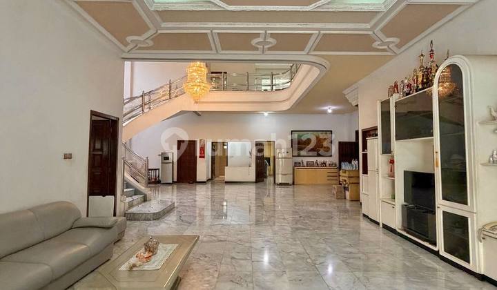 Rumah Tinggal / Usaha Raya Dharmahusada Indah di Jalan Raya Utama 2