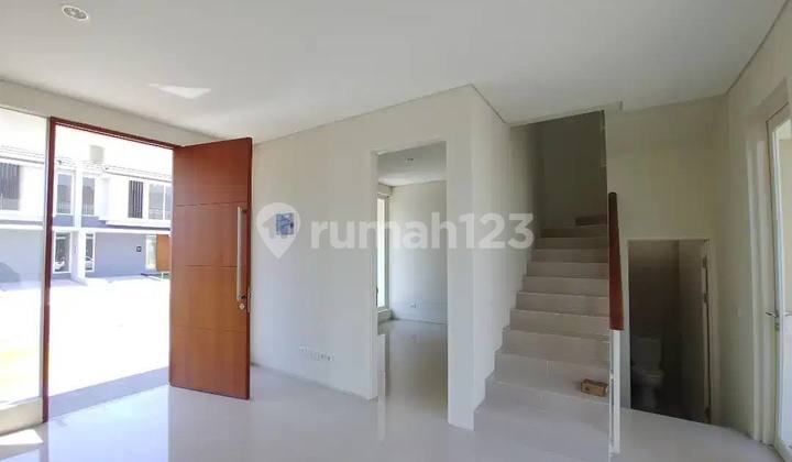 House in Northwest Park Citraland 2 Floors Width 8 Semi Furnished 2