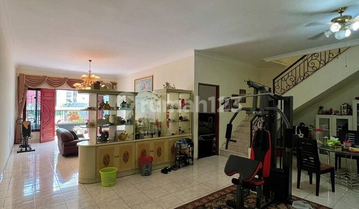 Rumah Mewah Mediteranian Darmo Hill 2 LT di Tengah Surabaya Barat 2