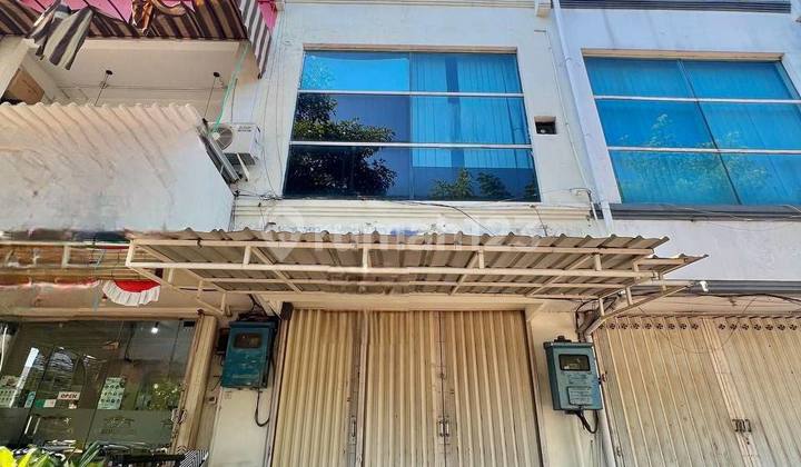 Rent a 3-Story Shop House in Gubeng Area, Strategic Location, Main Boulevard Road Row Rent a 3-Story Shop House in Gubeng Area, Strategic Location, Main Boulevard Road Row