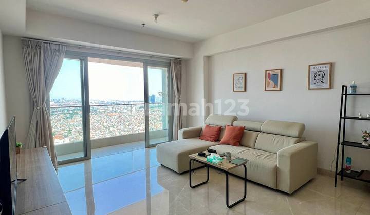Apartemen One Icon 3+1 BR Lantai 36 Private Lift Semi Furnished 1