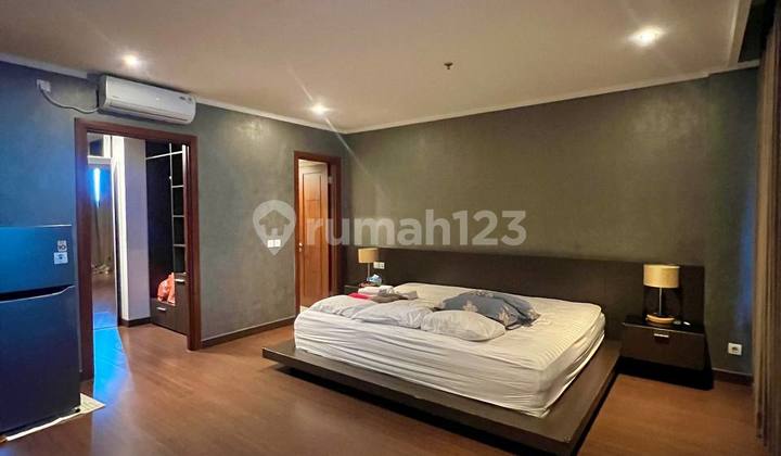 Rent Apartment Via Ciputra World 1 BR No Partition 35th Floor Furnished 2