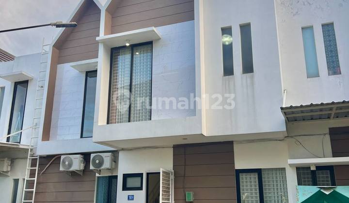 Sewa Rumah Siwalankerto 2 Lantai Posisi Depan Taman Semi Furnish Sewa Rumah Siwalankerto 2 Lantai Posisi Depan Taman Semi Furnish