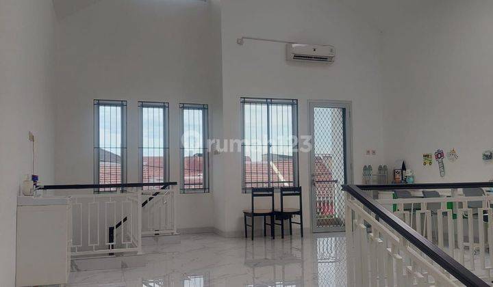 Rumah Bagus 2 Lantai Sertifikat Hak Milik di Cluster Ifolia Harapan Indah Bekasi Barat  2