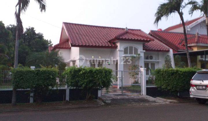 Dijual Rumah Hoek di Cluster Taman Sari, Harapan Indah Bekasi 1