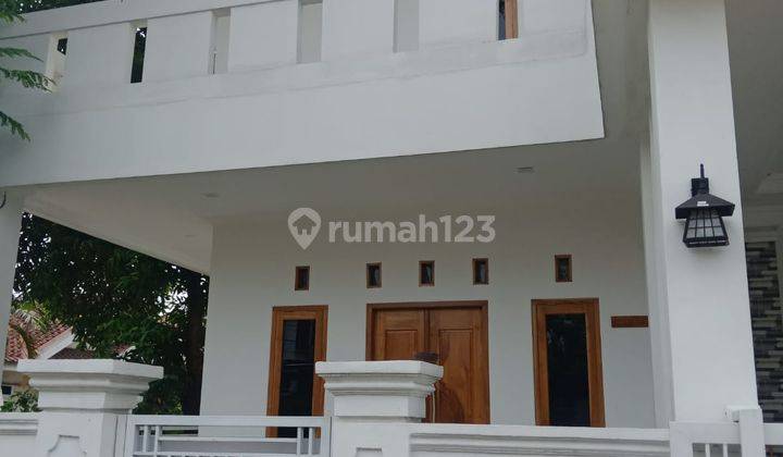 Rumah Hook di Bulevard Hijau Harapan Indah, Bekasi 1