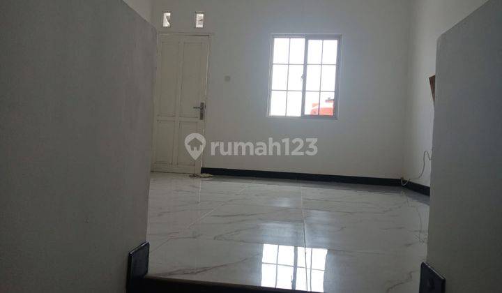 Rumah Hook di Bulevard Hijau Harapan Indah, Bekasi 2