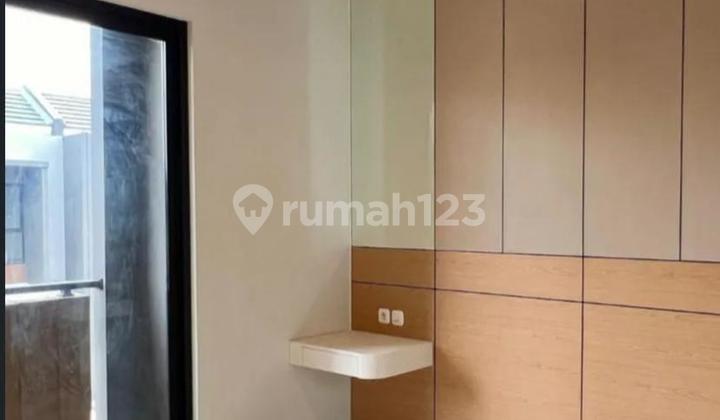 Di sewakan rumah bagus 2.lantai semi.furnished di cluster regia summarecon.crown gading scg Di sewakan rumah bagus 2.lantai semi.furnished di cluster regia summarecon.crown gading scg