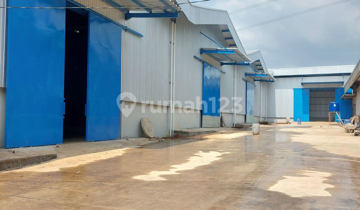 For rent, new warehouse, container access, near toll road, area 1000, in Narogong, Bekasi. For rent, new warehouse, container access, near toll road, area 1000, in Narogong, Bekasi.