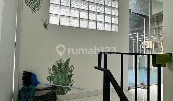 Dijual - Rumah 3 Lantai Semi Furnished di Komplek Sunter Agung, Jakarta Utara 2