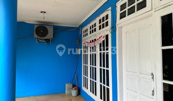 Dijual Cepat Rumah  Daerah Kemayoran  Tempat  Strategis 1  rumah 2 lantai dan 1 Rumah Paviliun