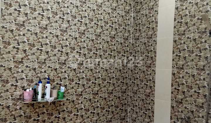 Di jual rumah bagus dekat summarecon bekasi luas 200m2 pinggir jalan 2