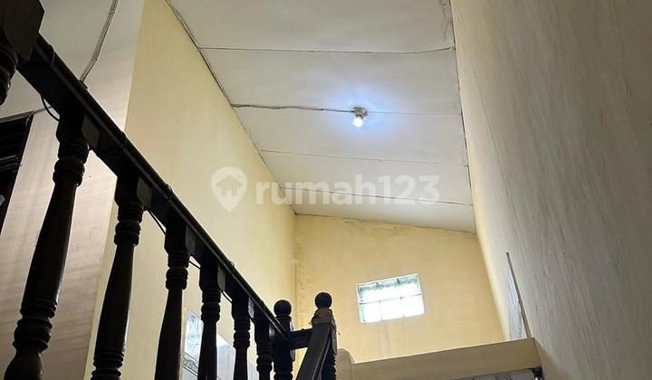 Dijual Cepat Rumah  Daerah Kemayoran  Tempat  Strategis 1  rumah 2 lantai dan 1 Rumah Paviliun 2