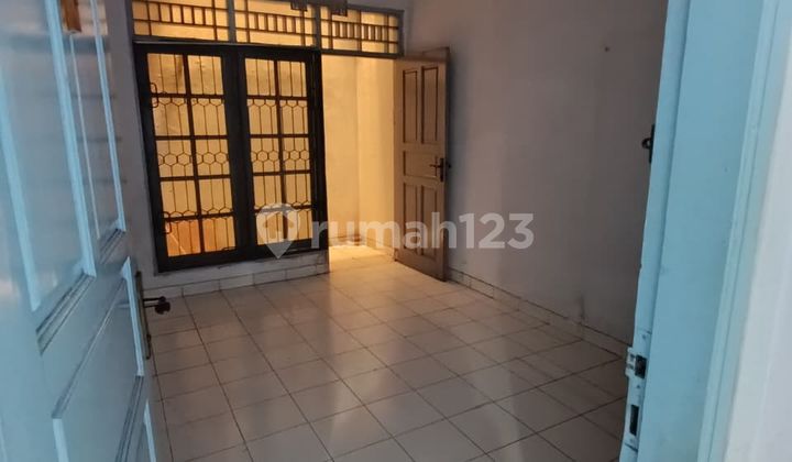 Dijual Cepat Rumah 1 1/2 LT di Metland Cakung Jakarta Timur Dijual Cepat Rumah 1 1/2 LT di Metland Cakung Jakarta Timur
