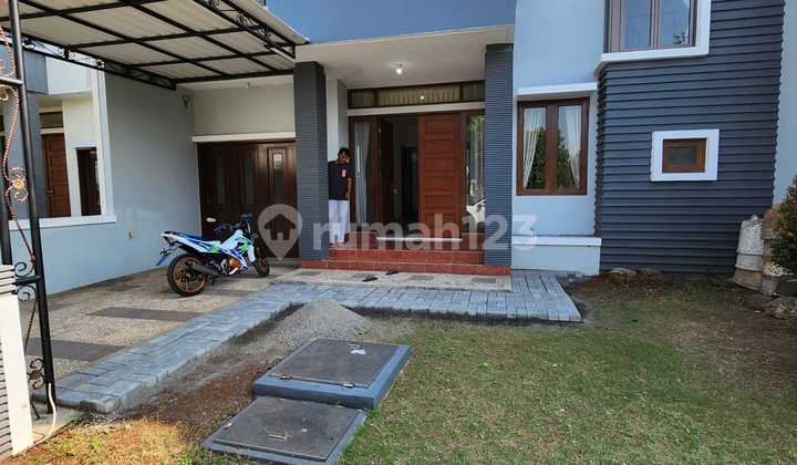 Disewakan Rumah Siap Huni Semi Furnished di Cluster Heliconia Harapan Indah 2 Bekasi 1