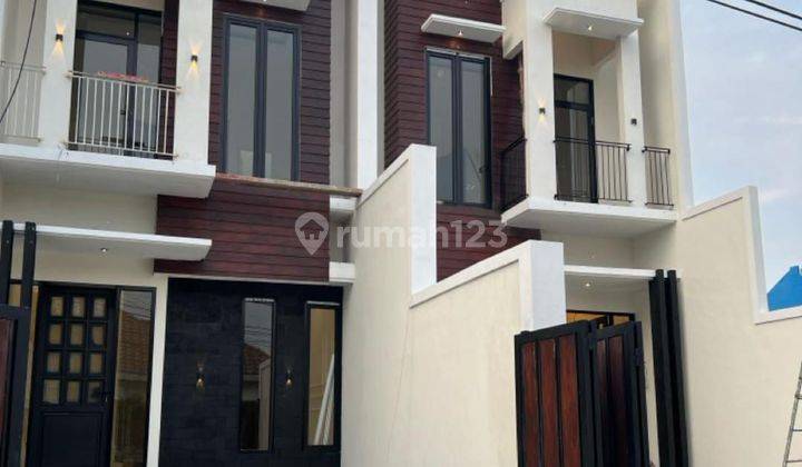 Rumah baru Ketintang madya surabaya selatan row 3 mobil 1