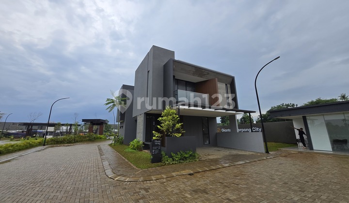 Dijual Rumah Dekat BSD 4+1 KT, 2 Carport, Clubhouse & Keamanan 24 Jam, Dekat Akses Tol & Fasilitas Lengkap juga
