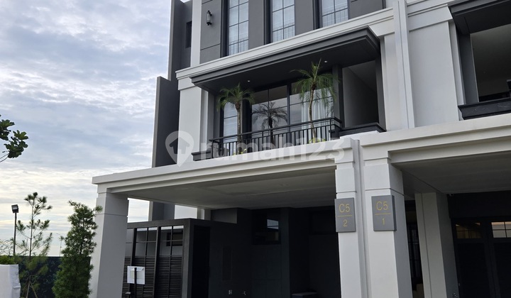 Rumah Strategis di BSD sudah Full Marmer dekat dengan Tol dan Mall 1