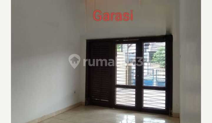 Rumah Besar di Ngagel, tenang jalan lebar 2