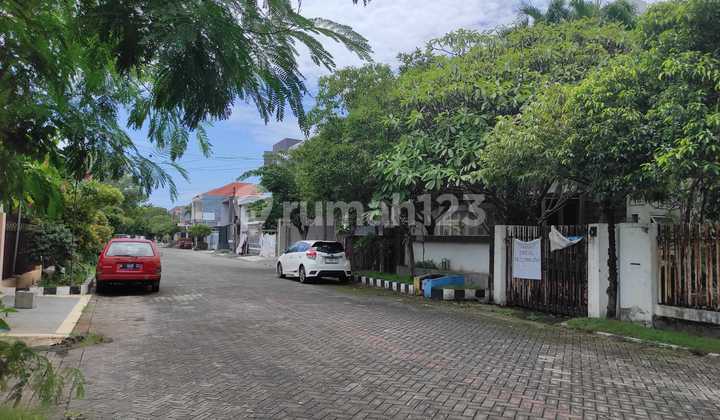 Ms. Kartika, well-maintained, wide street, quiet. 2