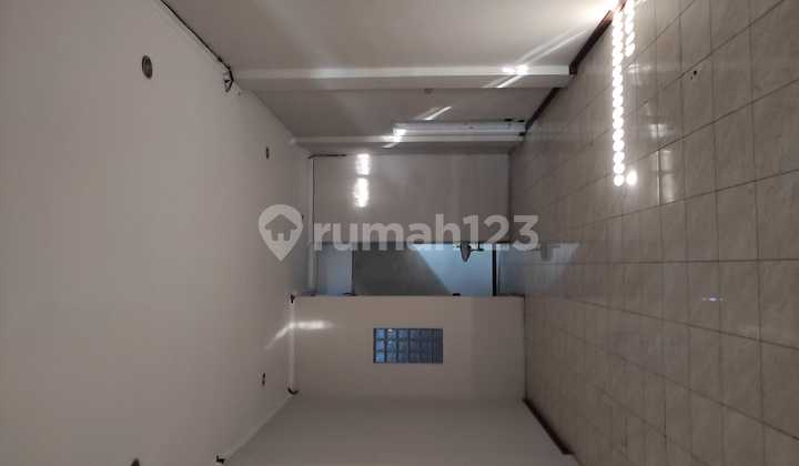 Raya MERR Kalijudan, Strategic Shophouse near Pakuwon City, Mulyorejo 2