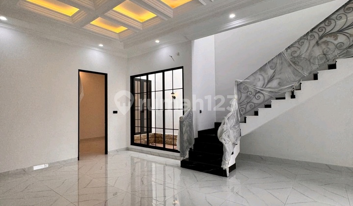 Baru Semi Klasik Minimalis Babatan Pantai 2