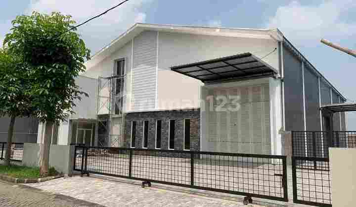 Pelemwatu Warehouse, new, sturdy, clean environment.