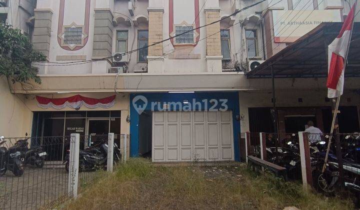 Jarang ada! Ruko Main road BKR luasan tanah besar harga hanya 3 M an saja 
 1