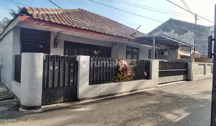 Rumah terawat super nyaman siap huni di Moh Toha 1