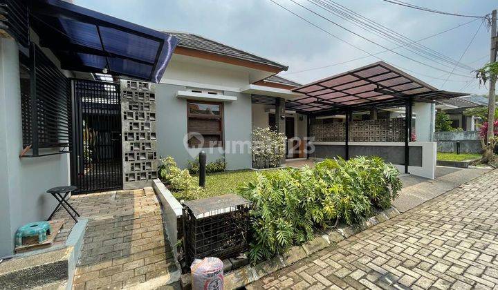 Rumah  super nyaman lokasi strategis di Setra Duta, Sariwangi 2