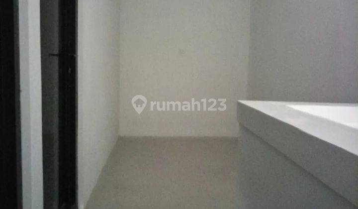 Rumah asri siap huni di Cipondoh dekat Kota baru Parahyangan 2