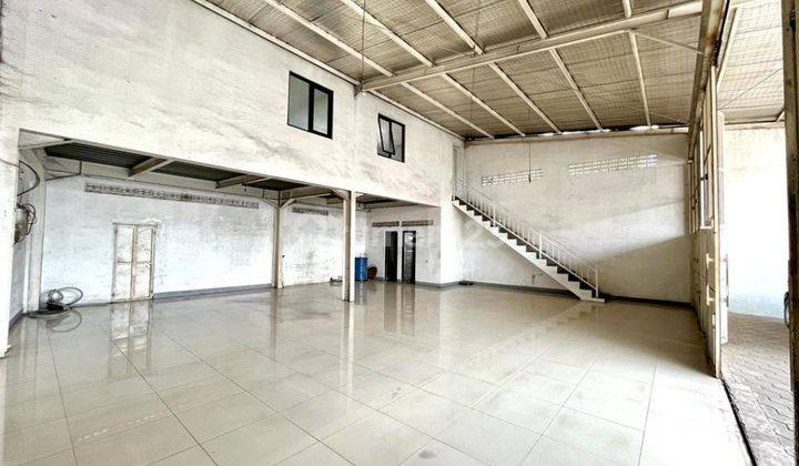Jarang ada! Ruko sekaligus Gudang dgn muka lebar di Padalarang Mainroad cocok untuk Showroom Motor Listrik
 1
