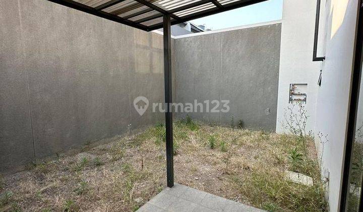 For Rent, Rumah Hoek Super Nyaman Di Kota Baru Parahyangan 2