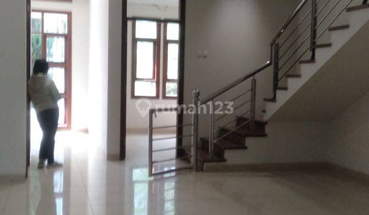 Jual Nego Rumah 2 Lantai Di Singgasana Pradana Terawat Siap Huni Kusen Jati 2