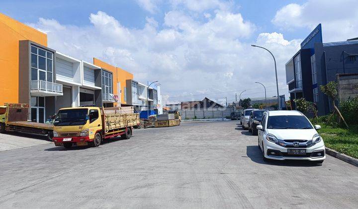 Langka! Gudang di kawasan Pergudangan Bizpark dekat Tol Kopo 1