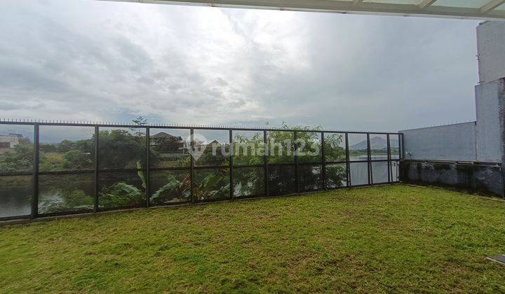 Rumah hitung tanah dengan view danau nan indah di Kota Baru Parahyangan 2