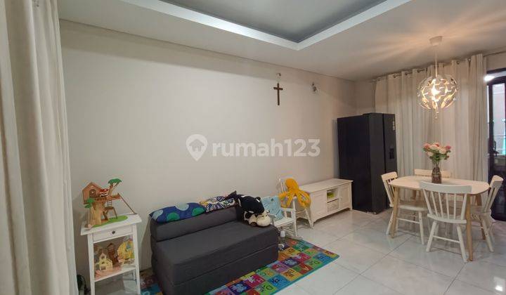 Eksklusif Listing! Rumah Full Furnished Siap Huni Dengan Taman Cantik Di Kota Baru Parahyangan - Harga Nego Sampai Jadi