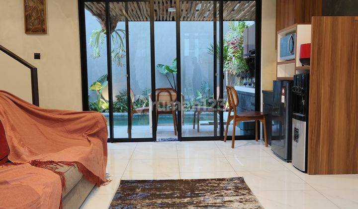 Rumah Villa Rasa Bali Dengan Kolam Renang Di Kota Baru Parahyangan 1