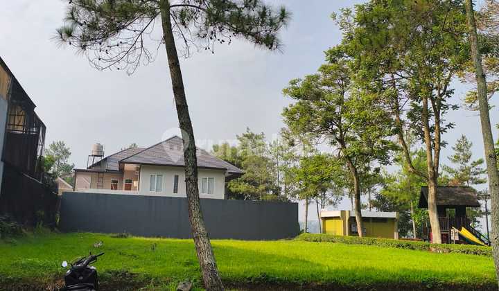 Rare Find!! Special Hoeck Plots in the Exclusive Larang Tapa Area - Parahyangan New City
