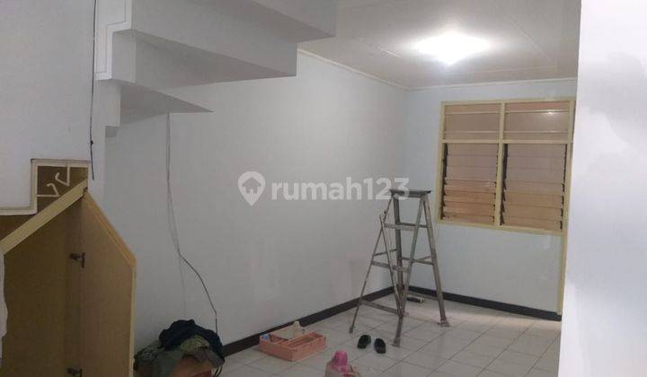 Rumah 2 Lantai di taman alfa Indah joglo kebun jeruk Jakarta barat  1