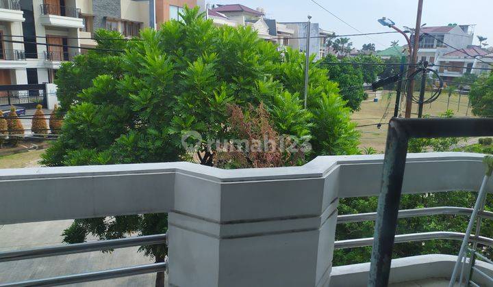 Rumah terawat 2 Lantai di green garden kebun jeruk Jakarta barat  2