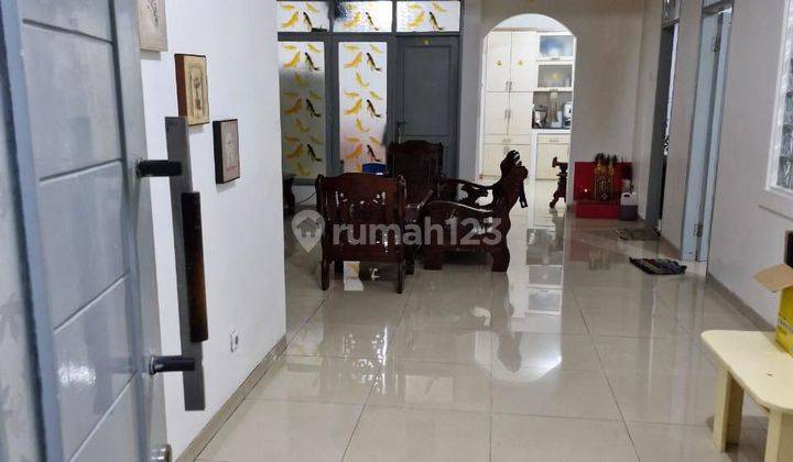 Rumah 2 lantai furnish di Komplek taman palem lestari cengkareng kalideres Jakarta barat 1