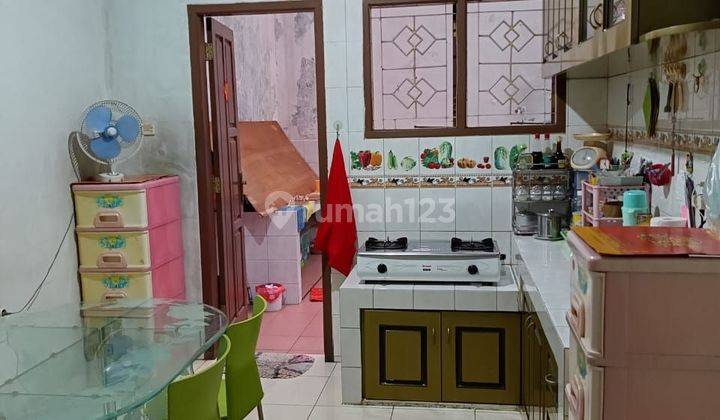 Rumah 2 lantai terawat di taman palem lestari cengkareng kalideres Jakarta barat 2