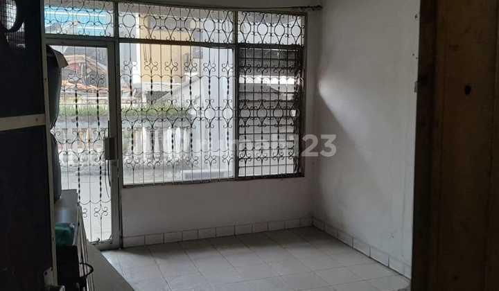 Cheap 2-Story House in Krukut Tamansari Mangga Besar, West Jakarta 2