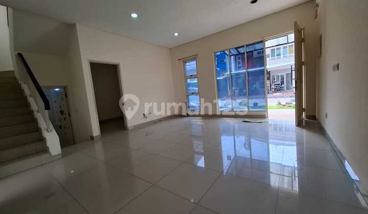 Rumah 2 Lantai di Komplek Golflake Cengkareng Barat. Jakarta Barat