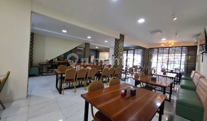 Well-Maintained 3.5-Story Row House. In Ciputat Bintaro, South Tangerang 1